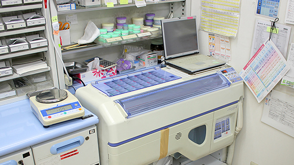 サークル薬局大沼店の調剤器具
