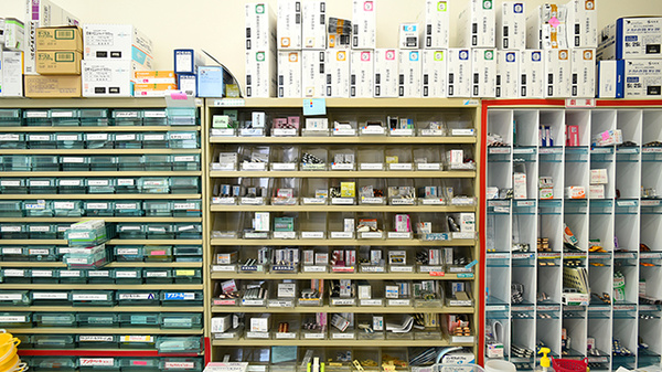 ライフ調剤薬局　志方店の薬棚