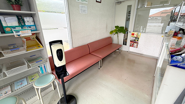 トップ調剤薬局の待合スペース