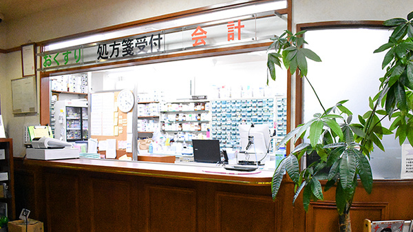 とまと薬局の受付/カウンター