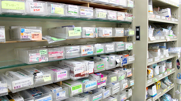 わたらせ薬局新田の薬棚
