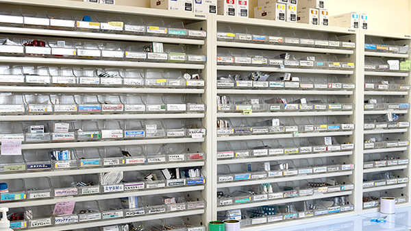 青空薬局　丸渕店の薬棚