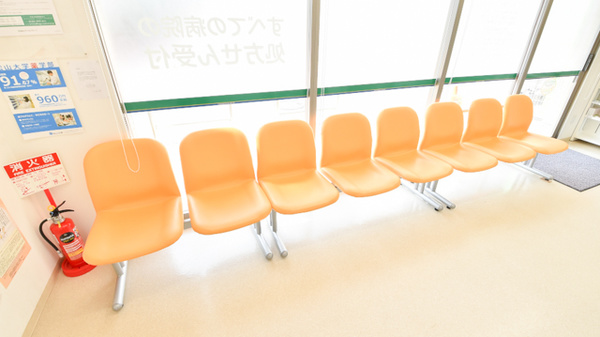 そうごう薬局　卯之町店の待合スペース