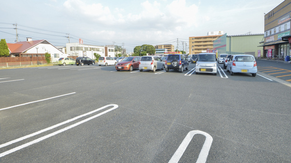 そうごう薬局　高木瀬店の駐車場