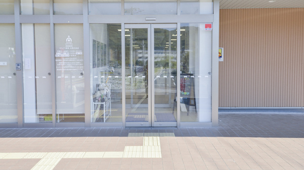 そうごう薬局　対馬中央店の入口