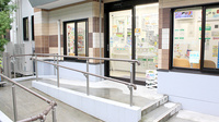 そうごう薬局　町田薬師台店の入口