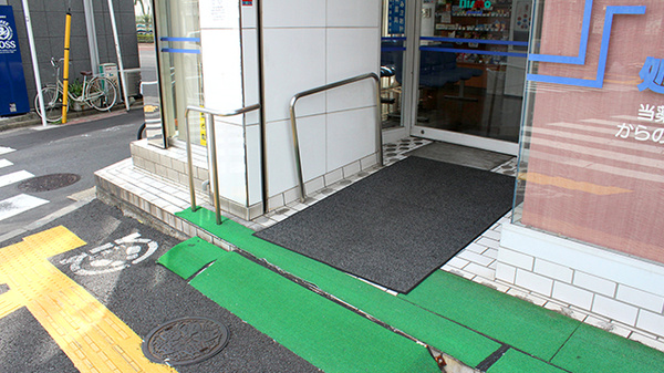 そうごう薬局　江東北砂店の入口