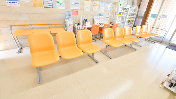 そうごう薬局　江守中店の待合スペース