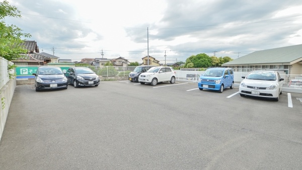 そうごう薬局　新田原調剤センター店の駐車場