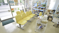 そうごう薬局　朝倉一木店の待合スペース