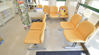 そうごう薬局　芦辺店の待合スペース