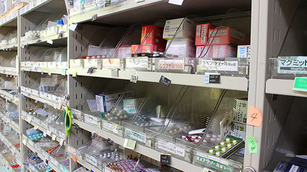 さくらい薬局　桜川古渡店の薬棚