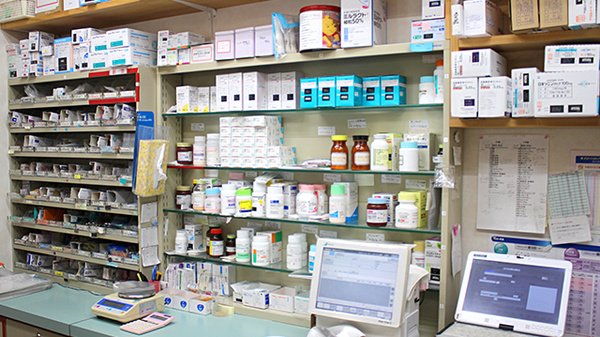 さくらい薬局　土浦文京店の薬棚