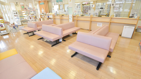 そうごう薬局　壱岐店の待合スペース