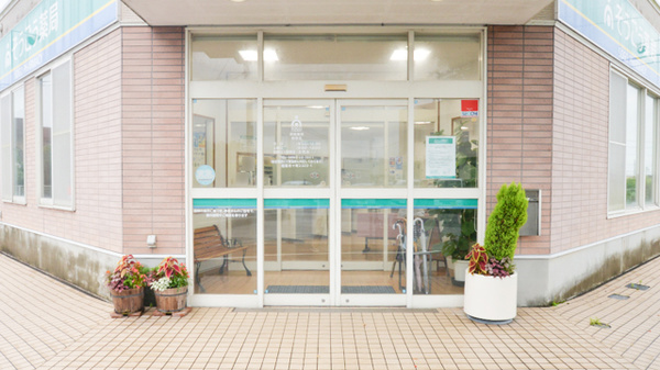 そうごう薬局　指宿店の入口