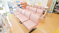 そうごう薬局　浮羽店の待合スペース