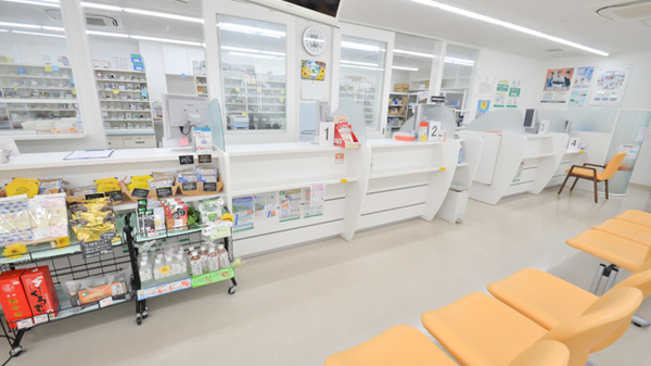 そうごう薬局　小郡中央店の受付/カウンター