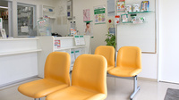 そうごう薬局　神奈川新町店の待合スペース