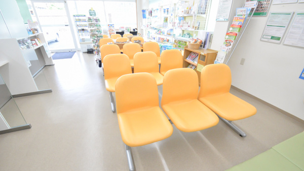 そうごう薬局　菊池店の待合スペース