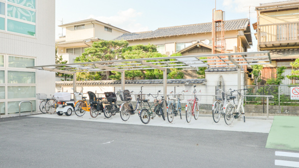 そうごう薬局　京都松尾店の駐輪場