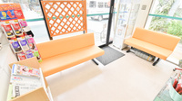 そうごう薬局　銀座通店の待合スペース