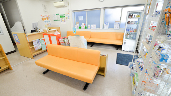 そうごう薬局　草津店の待合スペース