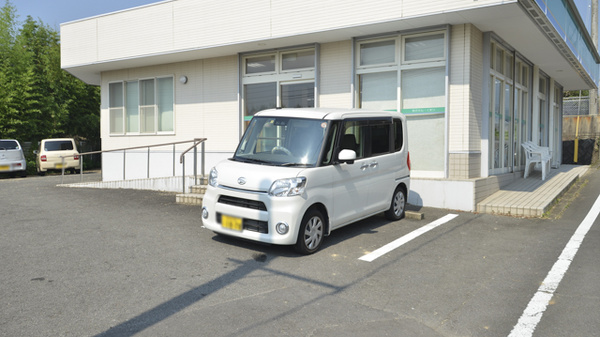 そうごう薬局　小長井店の駐車場