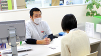 医学部前調剤薬局の服薬指導対応