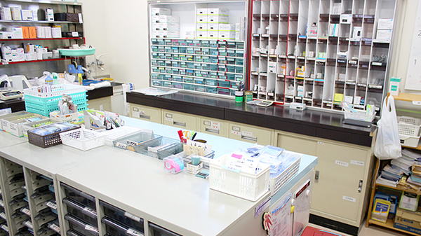 鈴川調剤薬局の調剤室