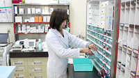 鈴川調剤薬局の作業風景