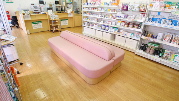 そうごう薬局　東郷店の待合スペース