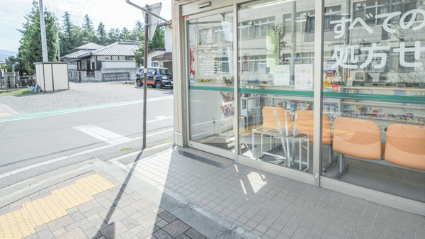 そうごう薬局　豊科店の入口