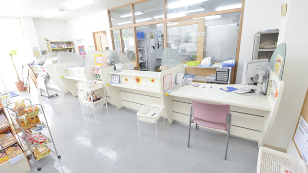 そうごう薬局　佐賀兵庫店の受付/カウンター