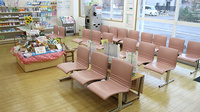 そうごう薬局　花輪店の待合スペース