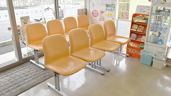 そうごう薬局　八千代店の待合スペース