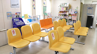そうごう薬局　柳崎店の待合スペース