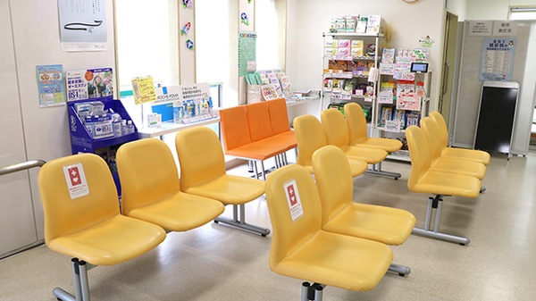 そうごう薬局　柳崎店の待合スペース