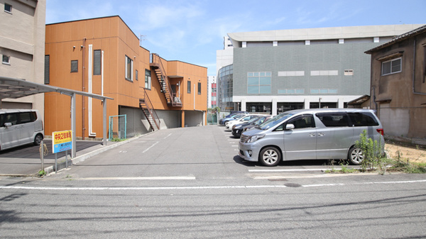 そうごう薬局　八幡中央店の駐車場