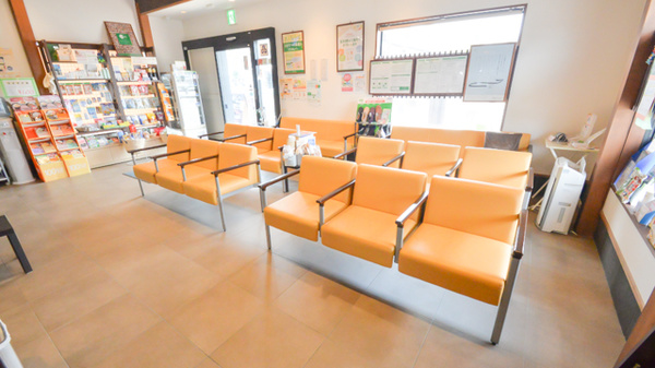 そうごう薬局　日田豆田町店の待合スペース
