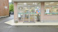 そうごう薬局　日向店の入口