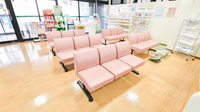 そうごう薬局　高松メディカルモール店の待合スペース