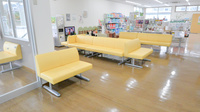 そうごう薬局　萩店の待合スペース