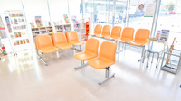 そうごう薬局　福井社店の待合スペース