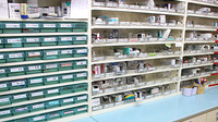 こまち薬局平須店の薬棚