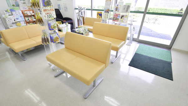 そうごう薬局　美鈴が丘店の待合スペース