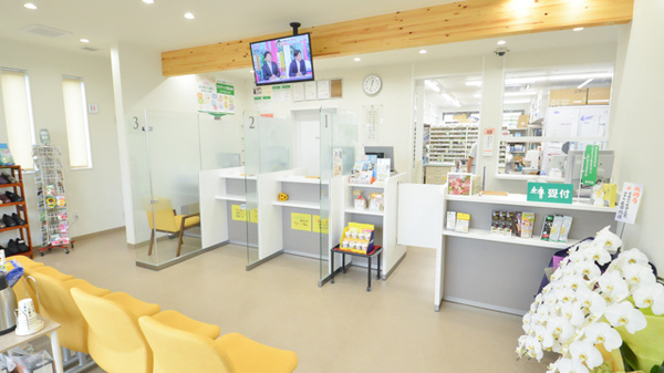 そうごう薬局　三股仲町店の受付/カウンター