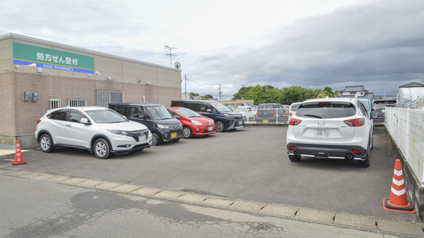そうごう薬局　村角店の駐車場