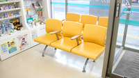 そうごう薬局　盛岡中央通西店の待合スペース