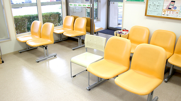 そうごう薬局　盛岡つなぎ店の待合スペース