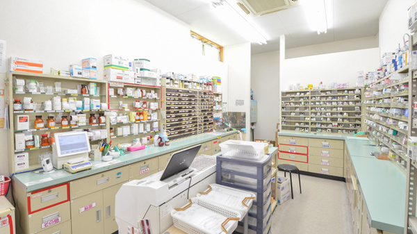 スギ薬局　橋目店の調剤室